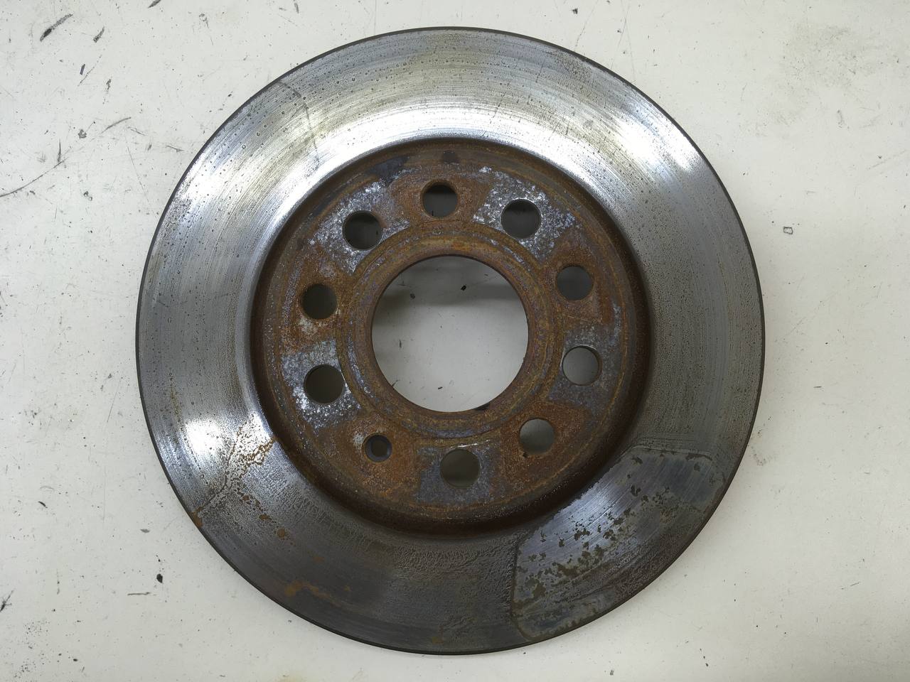 Диск тормозной передний Skoda Octavia (A5 1Z-) 2004-2013 Диск тормозной передний Skoda Octavia (A5 1Z-) 2004-2013
