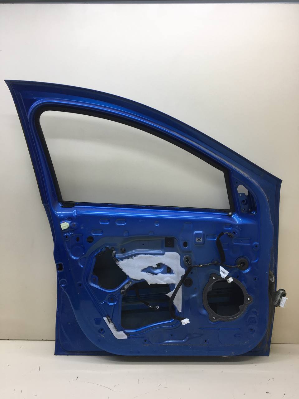Дверь передняя левая Renault Sandero Stepway (5S) 2014-2022 Дверь передняя левая Renault Sandero Stepway (5S) 2014-2022