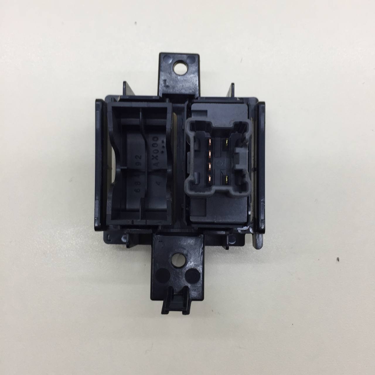 Кнопка обогрева сидений Nissan X-Trail (T31) 2007-2014