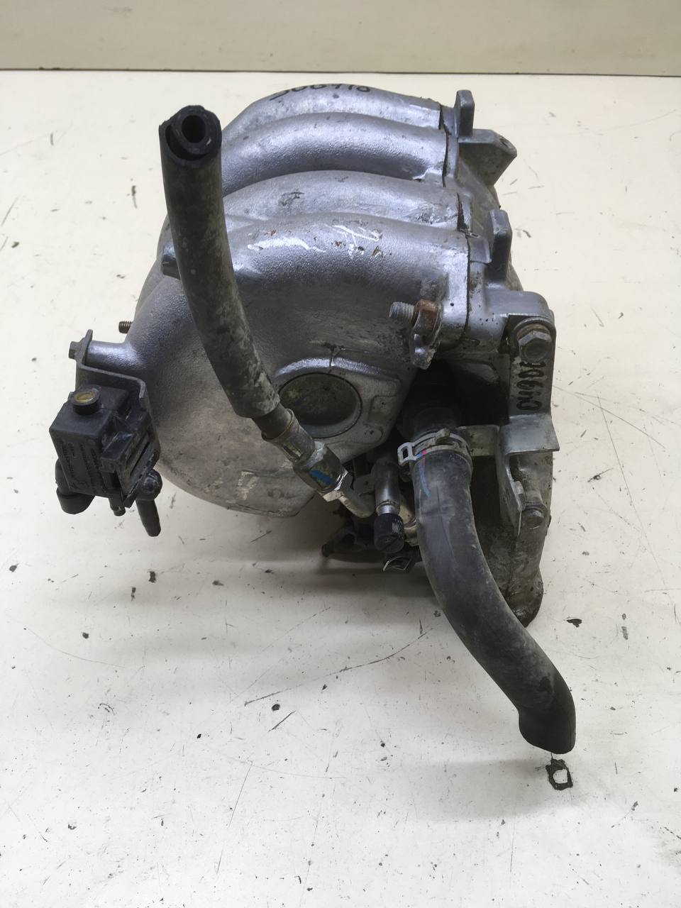 Коллектор впускной Chevrolet Niva 2009-2020 Коллектор впускной Chevrolet Niva 2009-2020