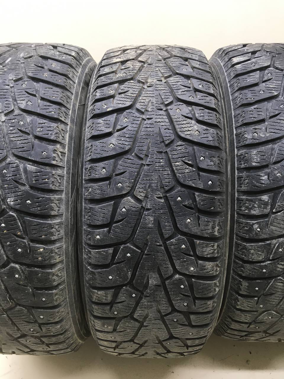 Шины к-кт R18 Зимние шипованные Yokohama Ice Guard