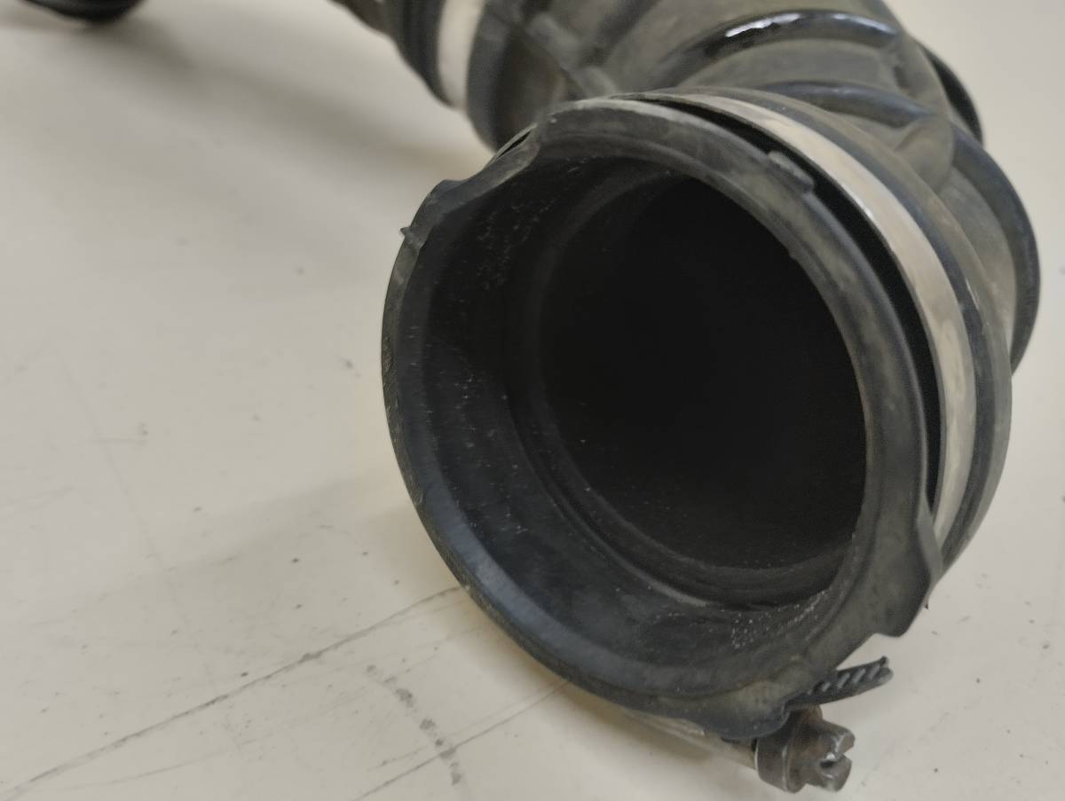 Патрубок воздушного фильтра Opel Astra J 2010-2017