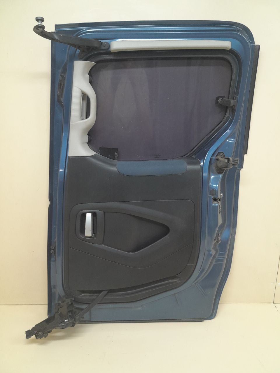 Дверь сдвижная Citroen Berlingo (NEW) (B9) 2008> Дверь сдвижная Citroen Berlingo (NEW) (B9) 2008>