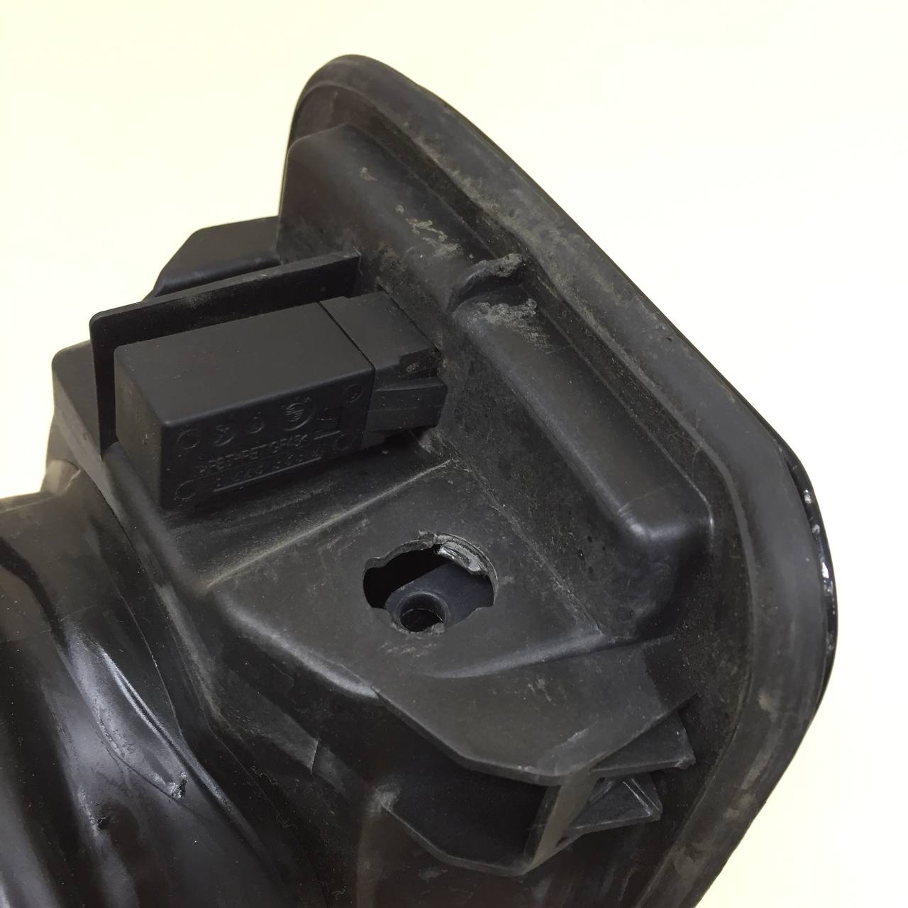 Лючок бензобака BMW 3-series E90/E91 2005-2011 Лючок бензобака BMW 3-series E90/E91 2005-2011
