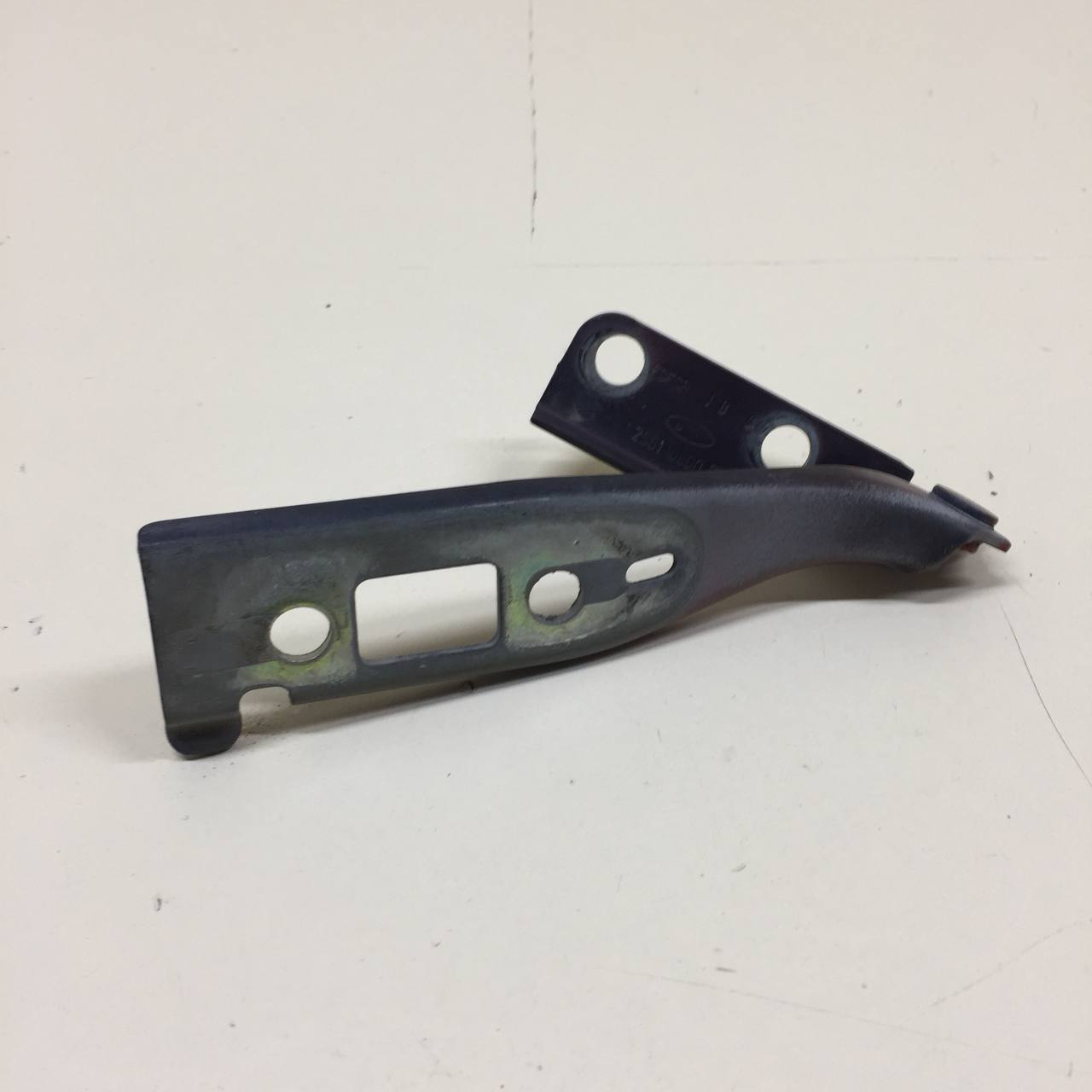 Петля капота правая Ford Fusion (JU) 2002-2012 Петля капота правая Ford Fusion (JU) 2002-2012