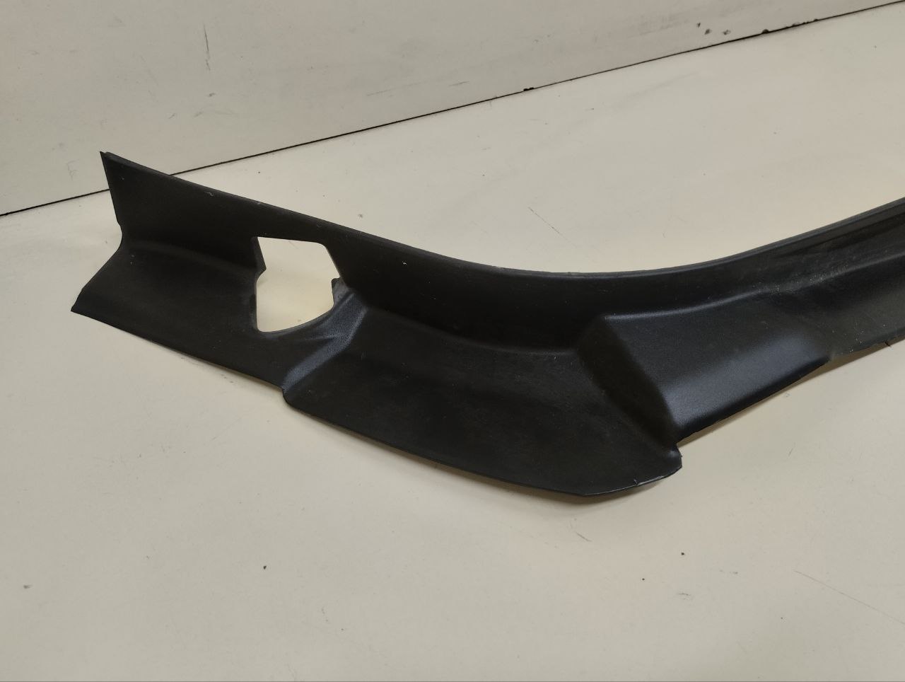 Накладка двери багажника Lexus RX 350 /450h (XL10) 2009-2015 Накладка двери багажника Lexus RX 350 /450h (XL10) 2009-2015