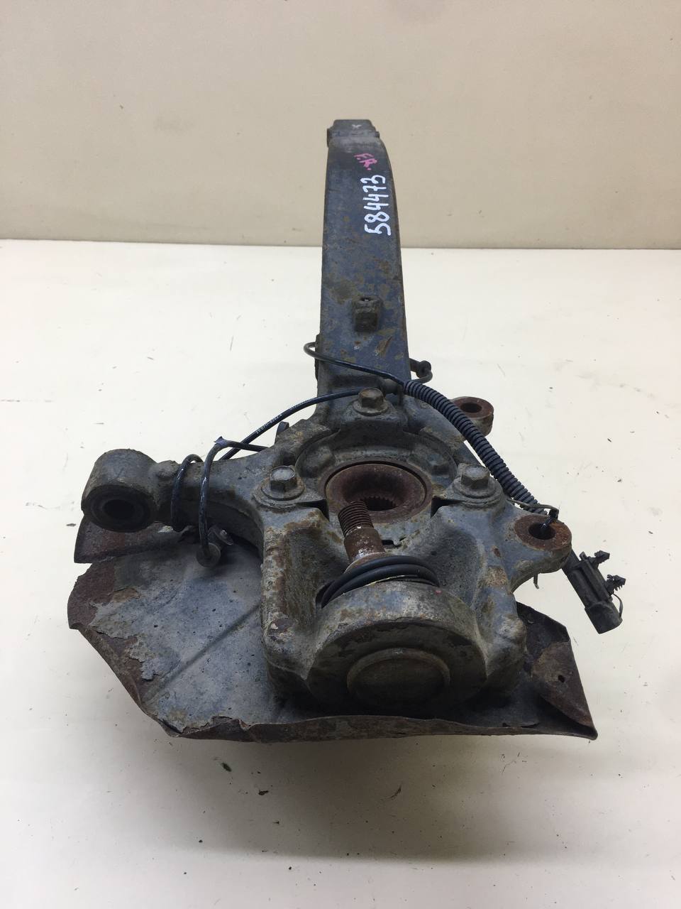 Кулак поворотный передний правый Jeep Grand Cherokee (WK2) 2010>