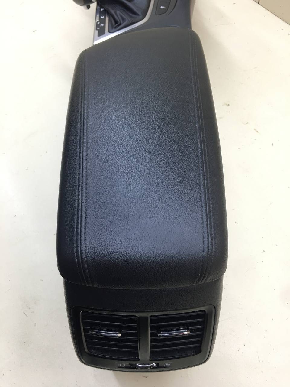 Консоль центральная Kia Optima 3 (TF) 2010-2015 Консоль центральная Kia Optima 3 (TF) 2010-2015