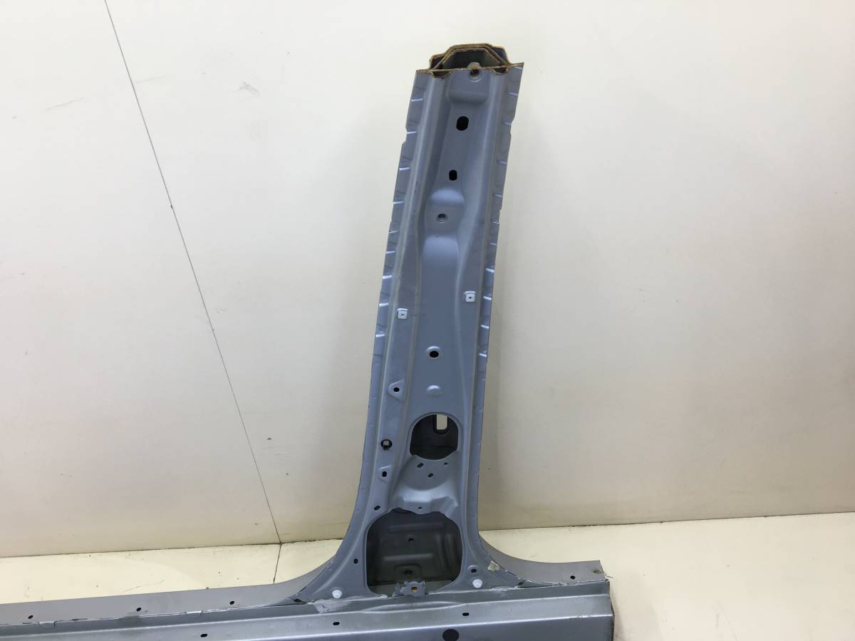 Порог со стойкой правый Toyota Camry (XV50) 2011-2017