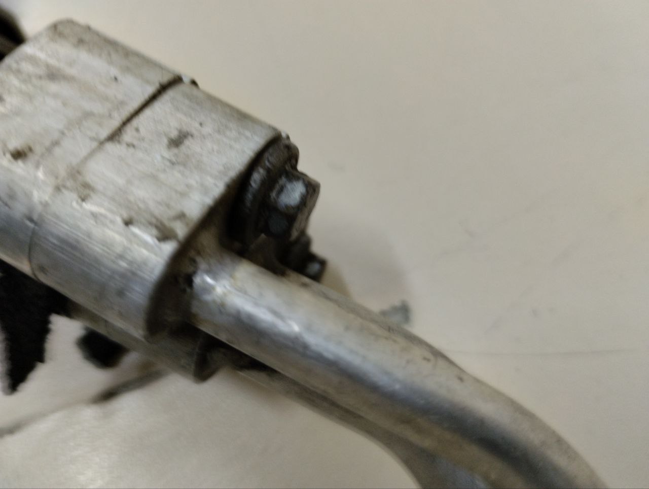 Трубка кондиционера Land Rover Discovery 3 (L319) 2004-2009