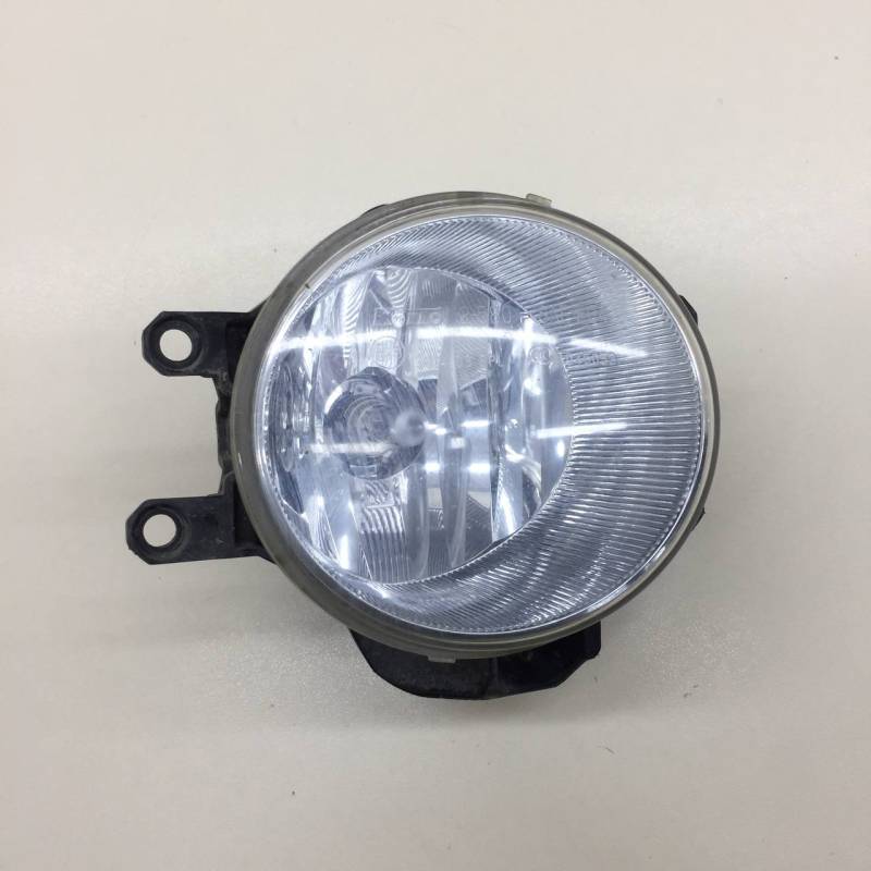 Фара противотуманная правая Toyota Rav 4 (XA40) 2013-2019 Фара противотуманная правая Toyota Rav 4 (XA40) 2013-2019