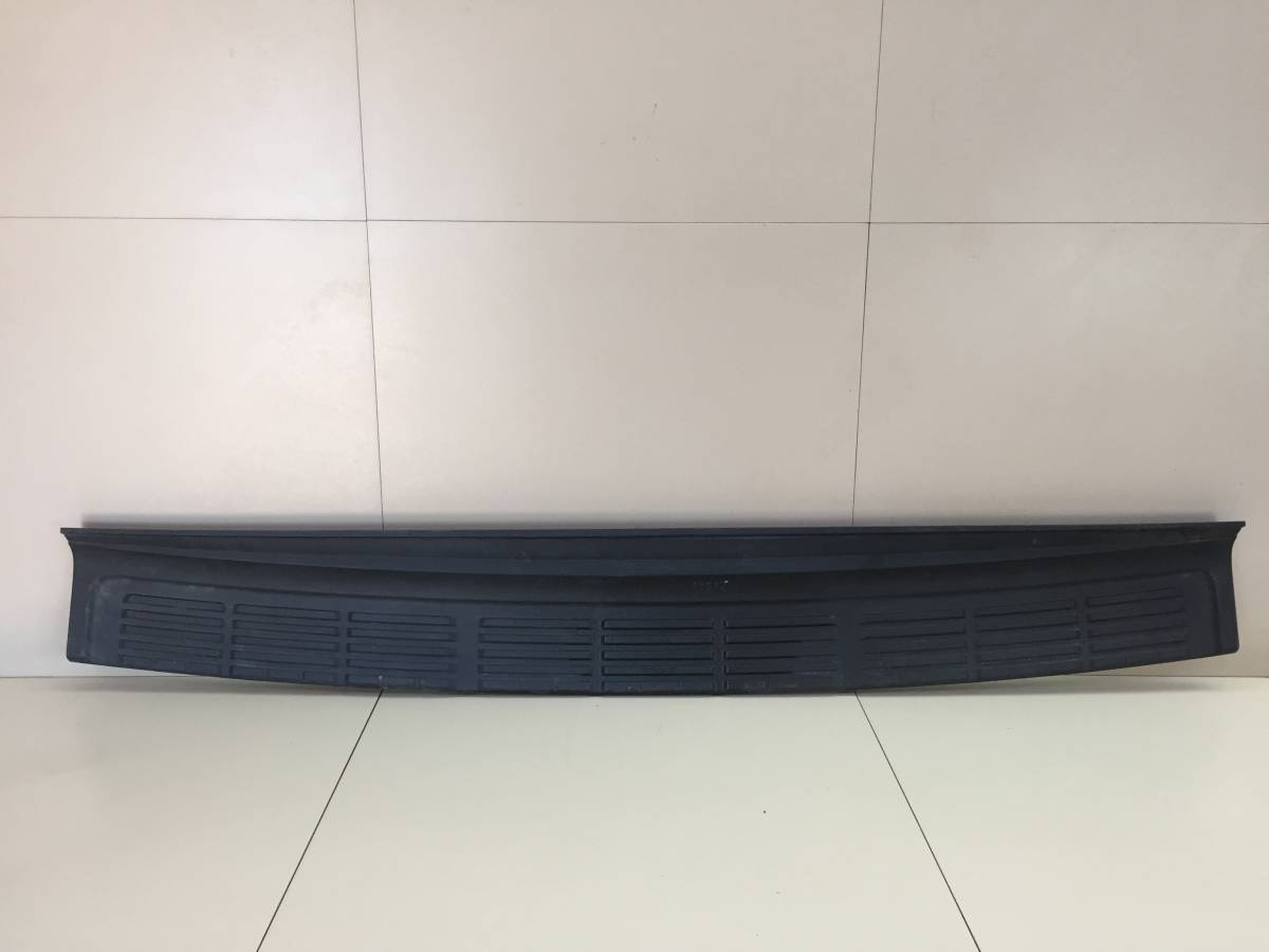 Накладка заднего бампера Toyota Land Cruiser (J200) 2007-2015
