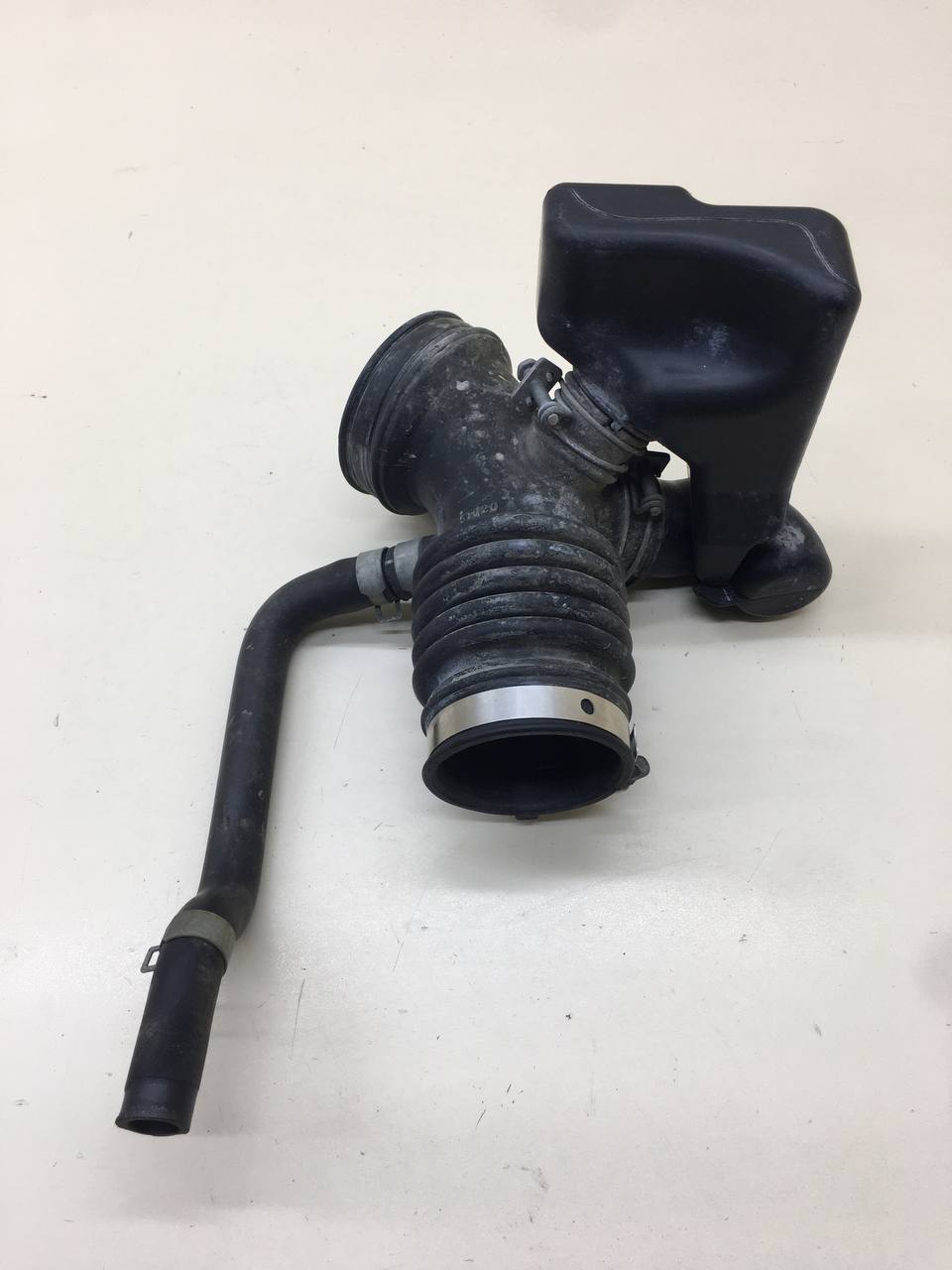 Патрубок воздушного фильтра Nissan Primera (P12) 2002-2007