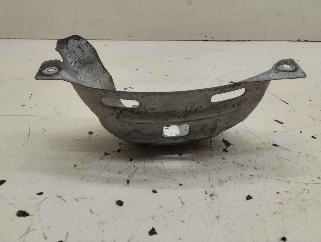 Экран тепловой Toyota Corolla E180 2013-2019 Экран тепловой Toyota Corolla E180 2013-2019