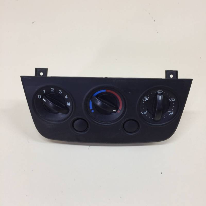 Блок управления отопителем Ford Fiesta (MK5) 2002-2008 Блок управления отопителем Ford Fiesta (MK5) 2002-2008