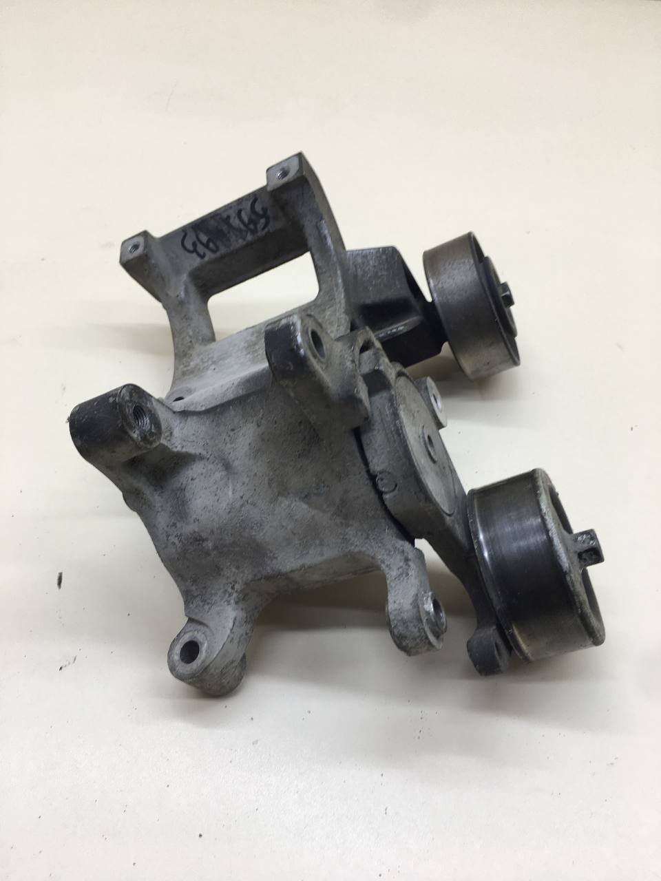 Кронштейн кондиционера Toyota Land Cruiser Prado (J120) 2002-2009