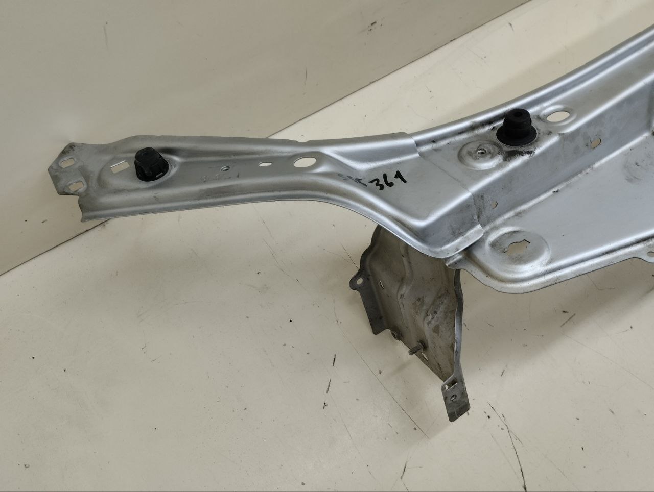 Панель передняя Renault Sandero Stepway (5S) 2014-2022 Панель передняя Renault Sandero Stepway (5S) 2014-2022
