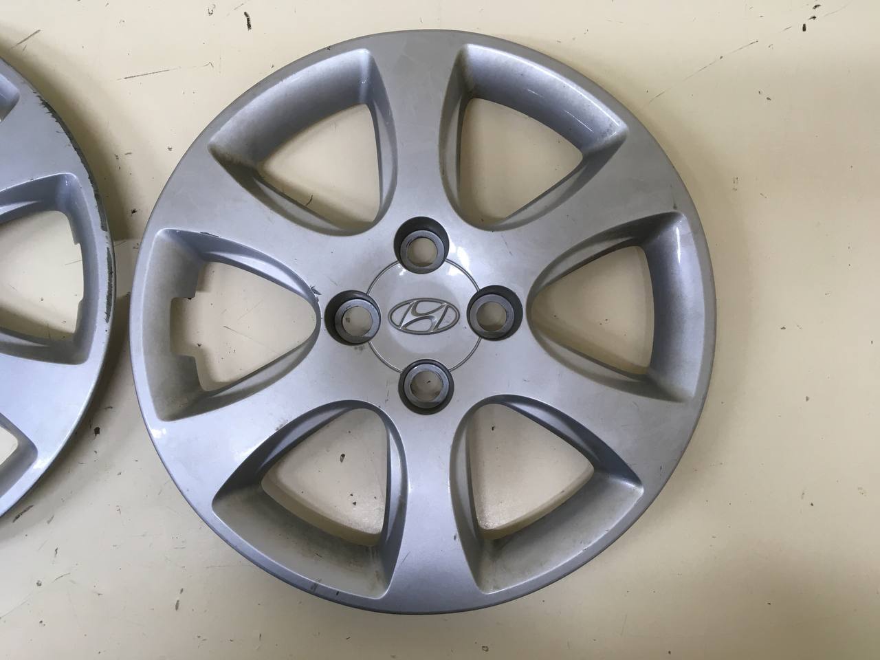 Колпак декоративный Hyundai Solaris (RB) 2010-2017 Колпак декоративный Hyundai Solaris (RB) 2010-2017