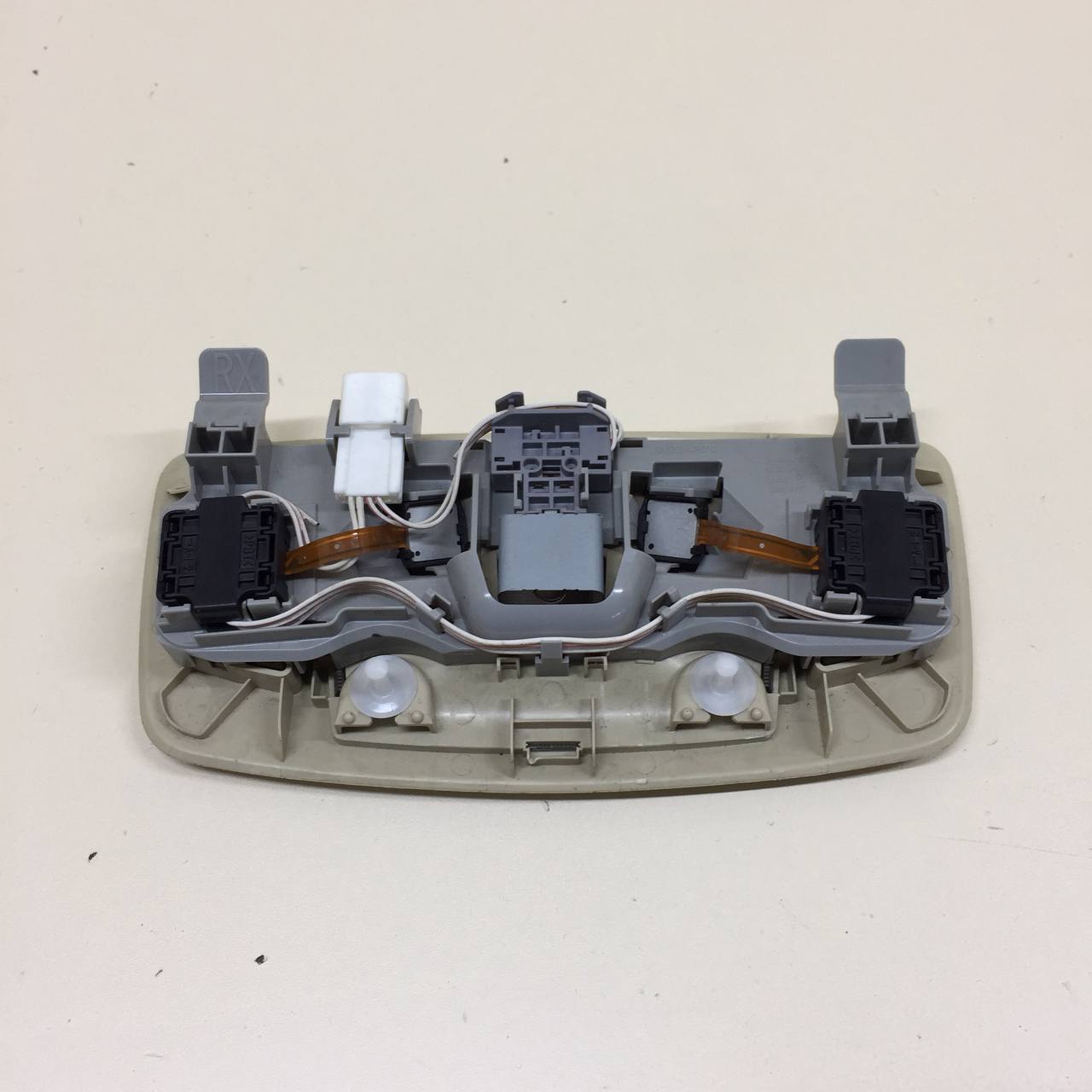 Плафон салонный Lexus RX 350 /450h (XL10) 2009-2015 Плафон салонный Lexus RX 350 /450h (XL10) 2009-2015