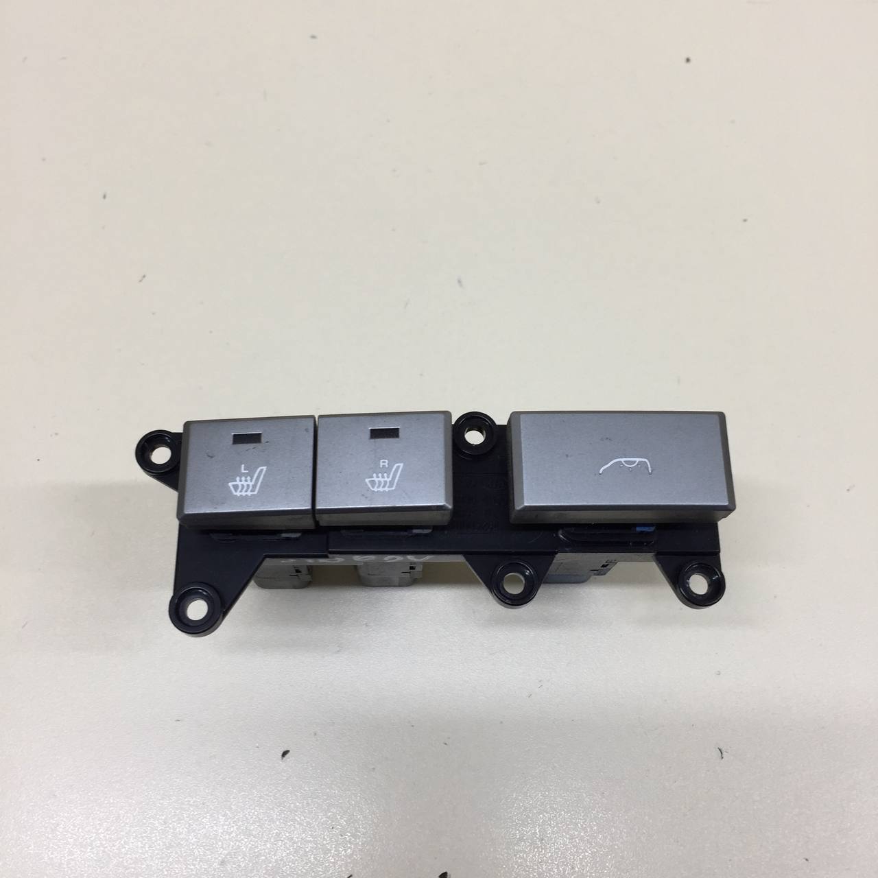 Блок кнопок Hyundai Starex H1/Grand Starex 2007> Блок кнопок Hyundai Starex H1/Grand Starex 2007>