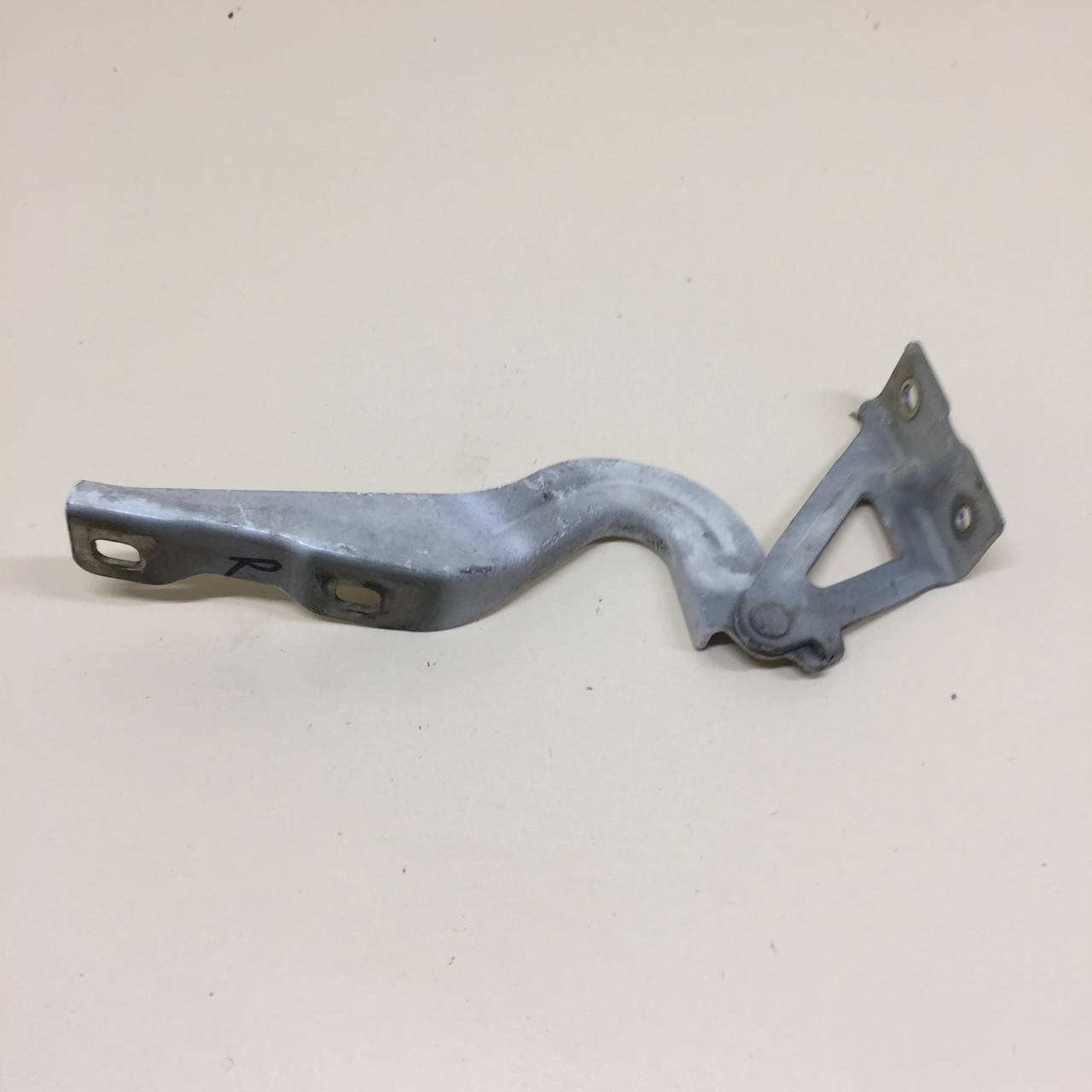 Петля капота правая Chevrolet Cobalt (T250) 2011-2015