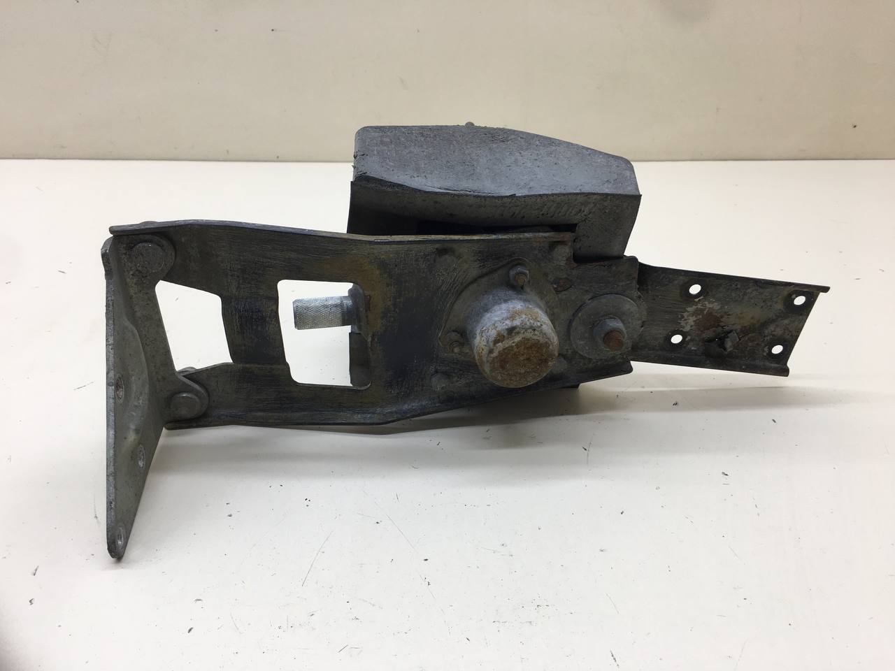 Кулиса КПП Lada  Niva Travel 2020>