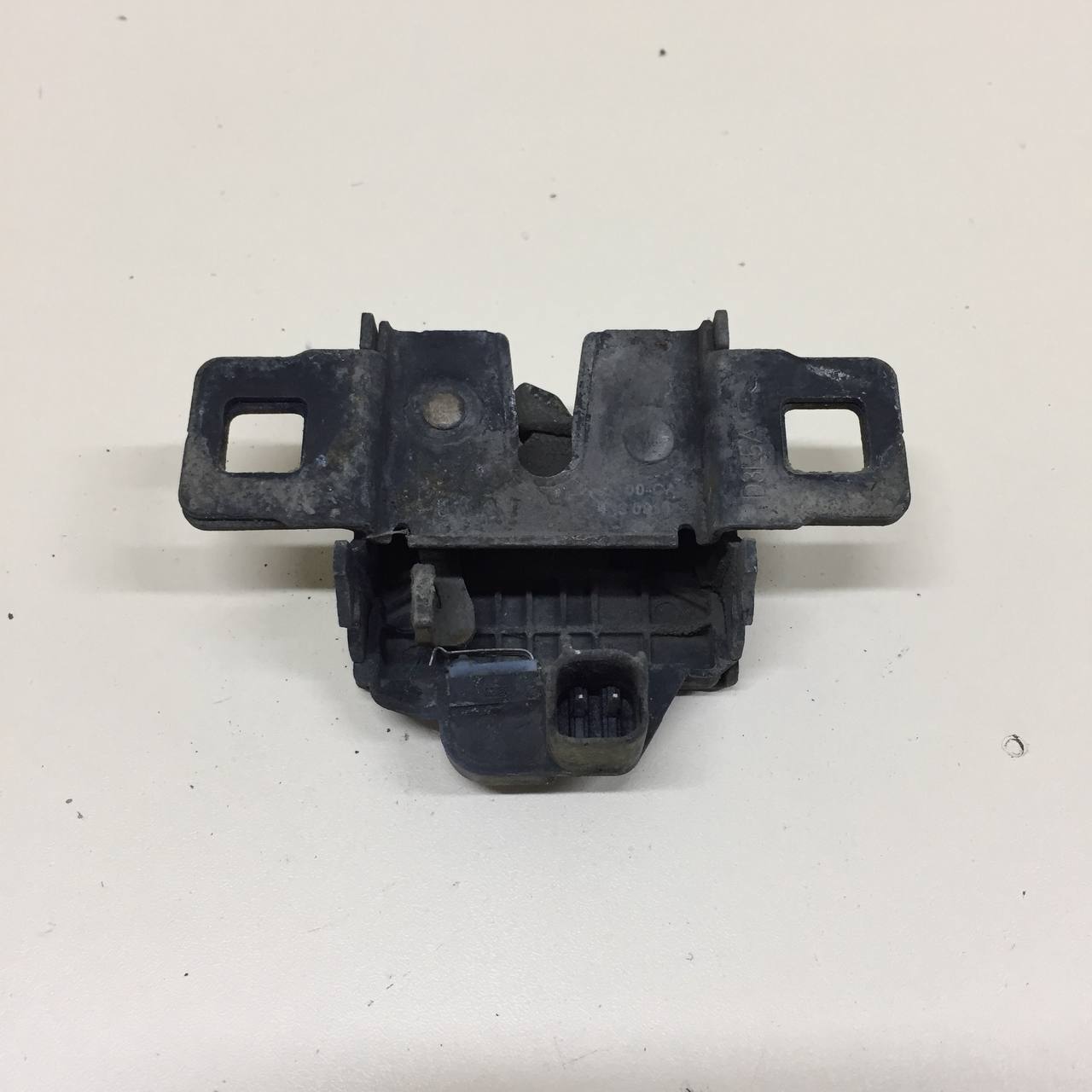 Замок капота Land Rover Range Rover Sport 2013-2017 Замок капота Land Rover Range Rover Sport 2013-2017