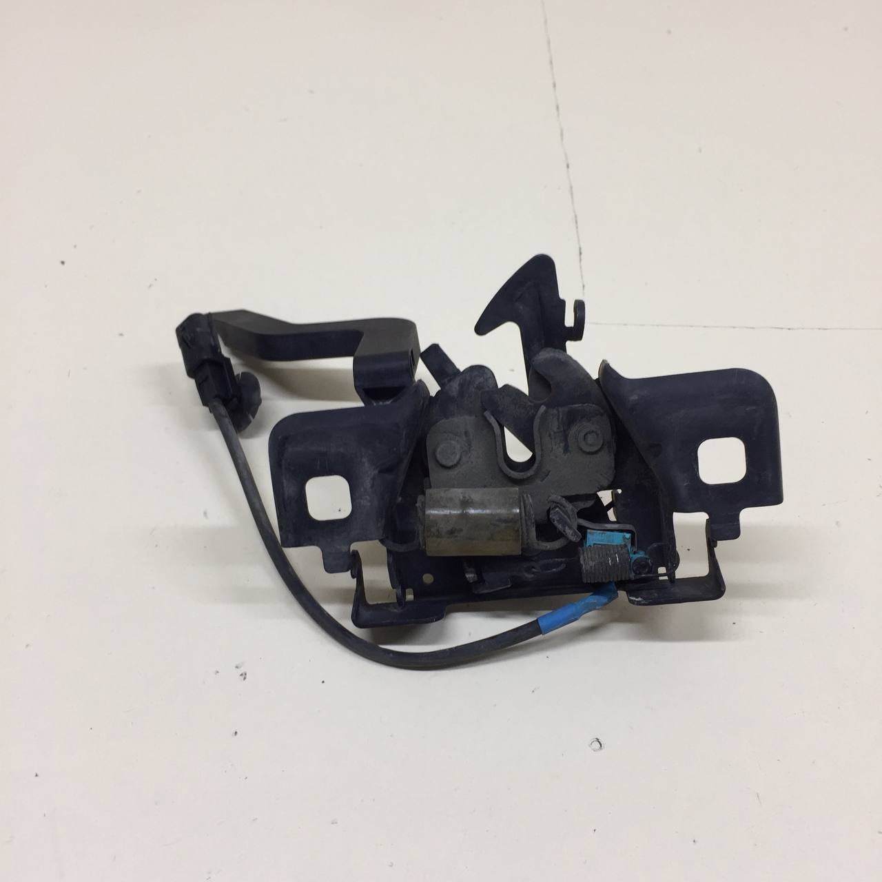 Замок капота Renault Sandero Stepway (5S) 2014-2022