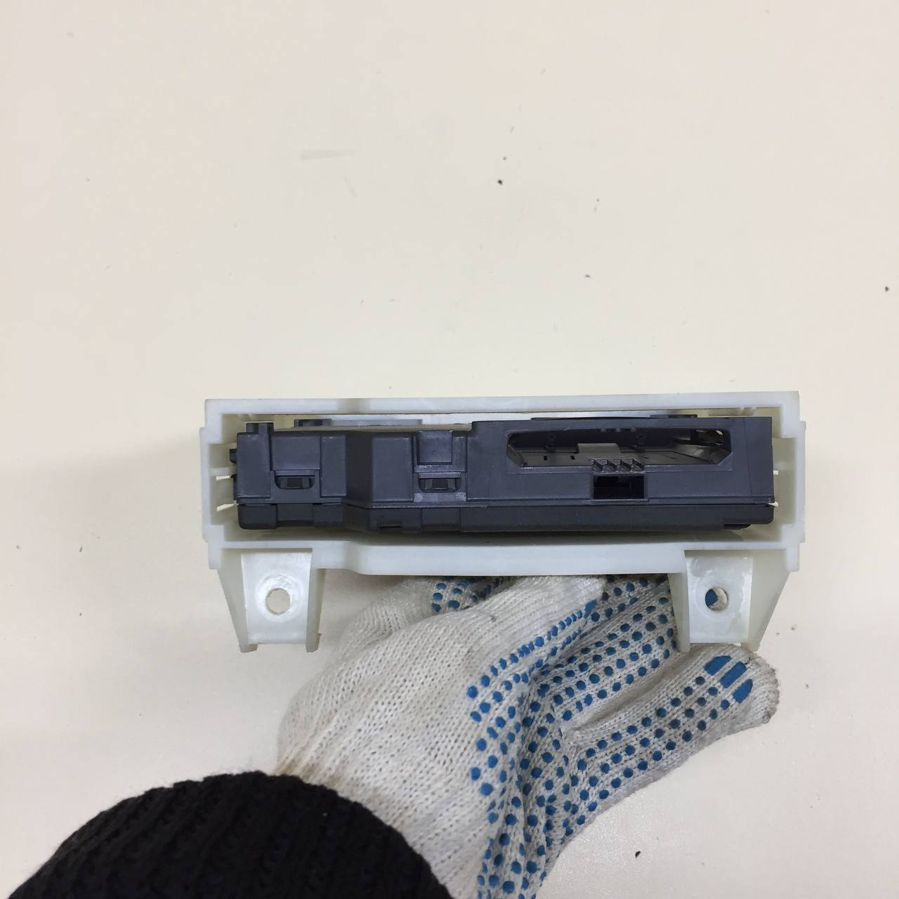 Блок электронный Renault Duster (HSA, HSM) 2012> Блок электронный Renault Duster (HSA, HSM) 2012>