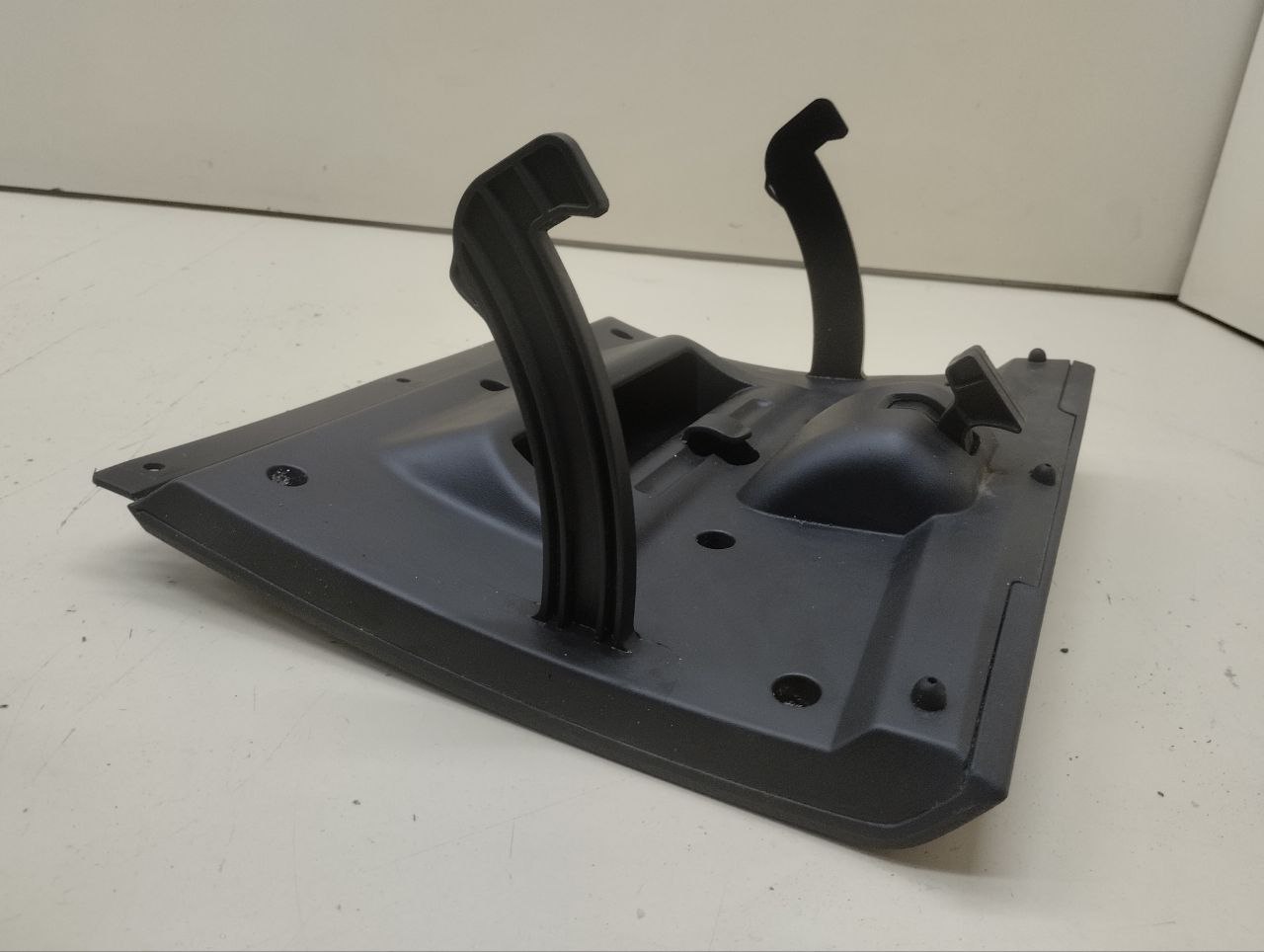 Крышка бардачка Renault Sandero Stepway (5S) 2014-2022 Крышка бардачка Renault Sandero Stepway (5S) 2014-2022