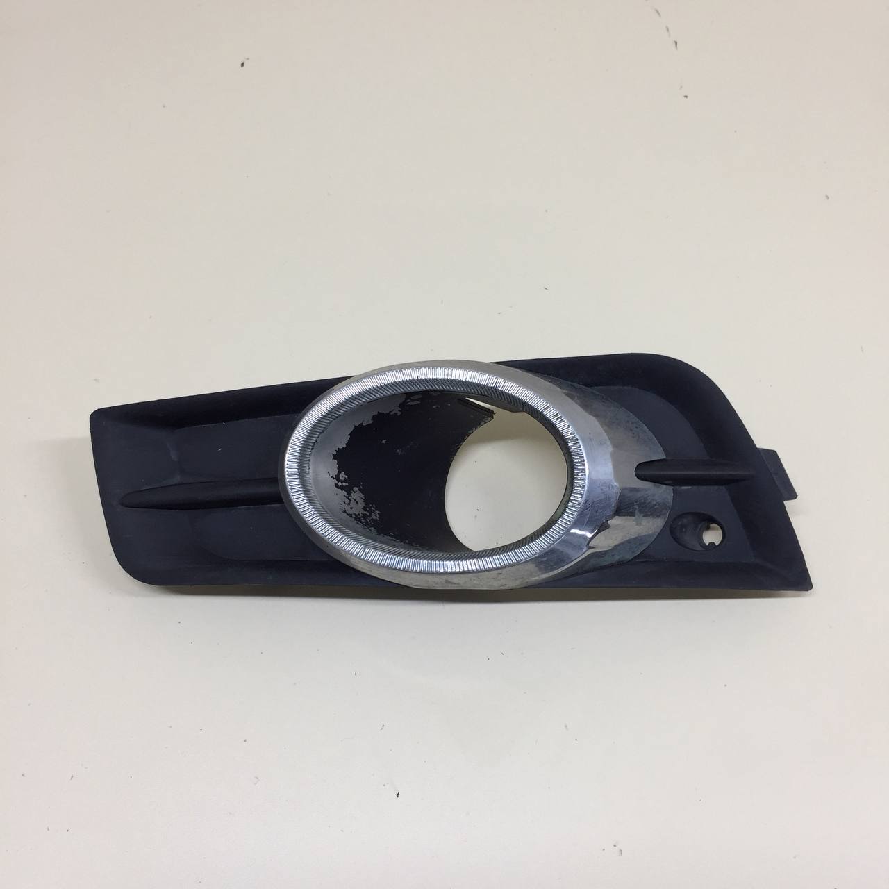 Рамка противотуманной фары левой Chevrolet Cruze (J300) 2009-2016 Рамка противотуманной фары левой Chevrolet Cruze (J300) 2009-2016