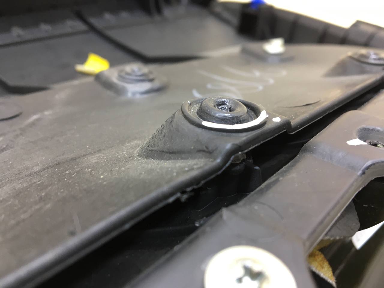 Обшивка двери передней левой Chevrolet Cruze (J300) 2009-2016