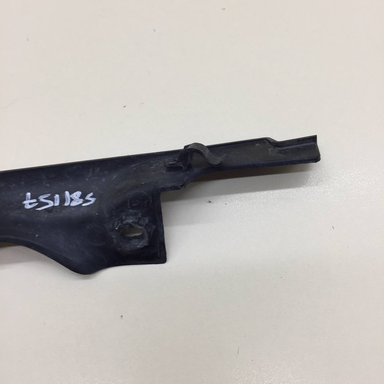 Накладка лобового стекла Renault Logan (2) 2014>