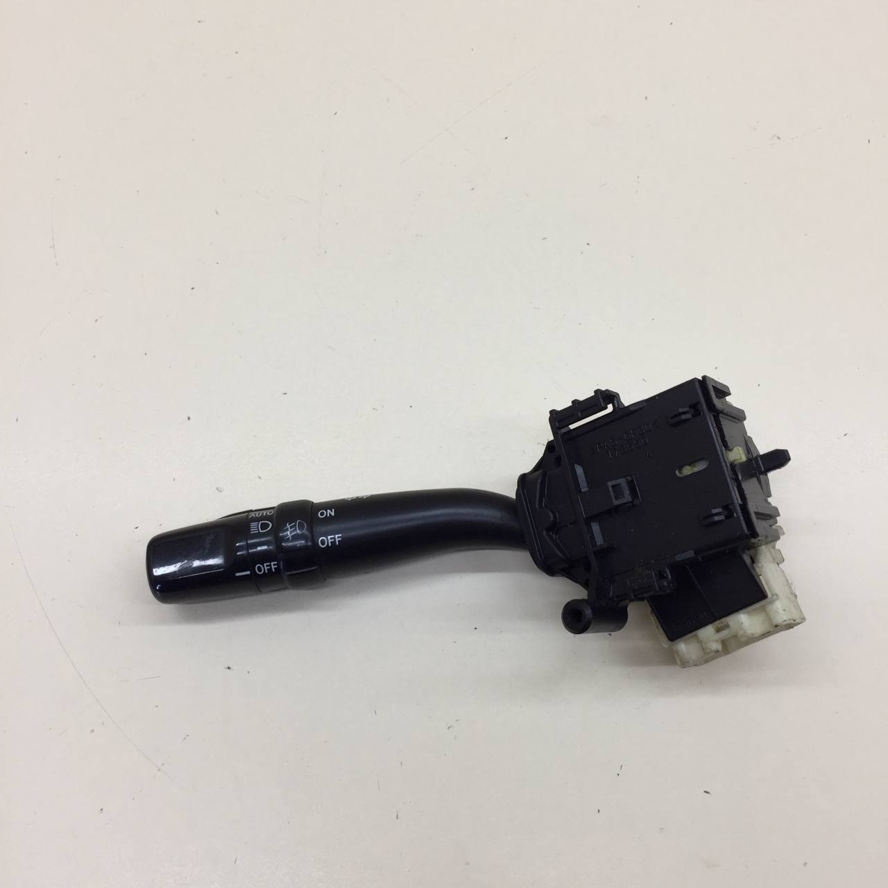 Переключатель поворотов подрулевой Toyota Camry (XV30) 2001-2006