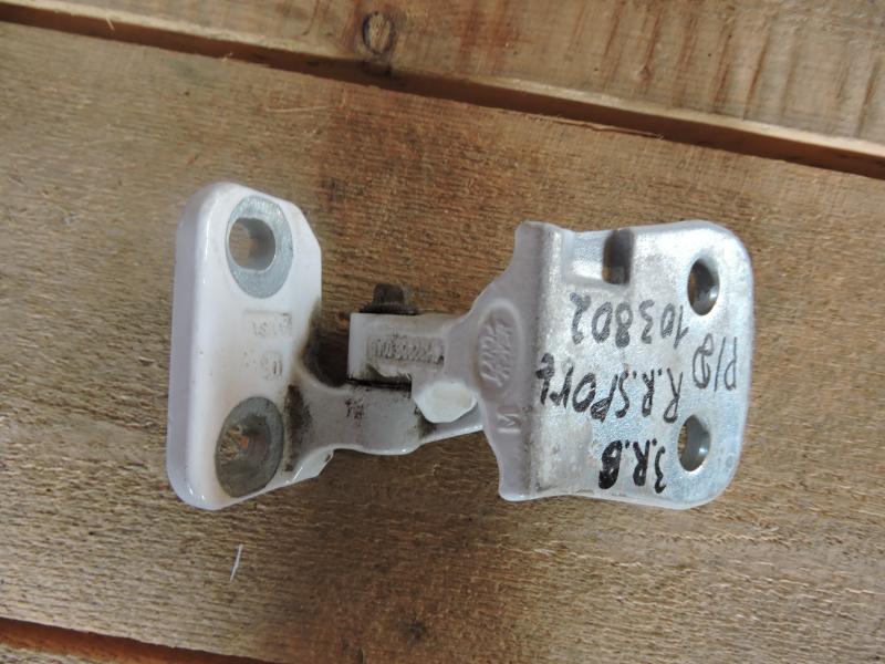 Петля двери задней правой верхняя Land Rover Range Rover Sport 2005-2012