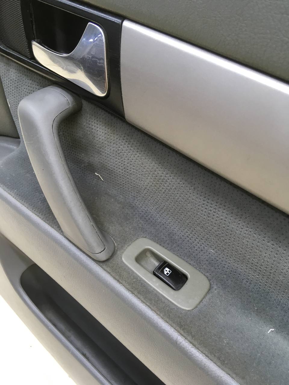 Обшивка двери передней правой Chevrolet Lacetti (J200) 2003-2013