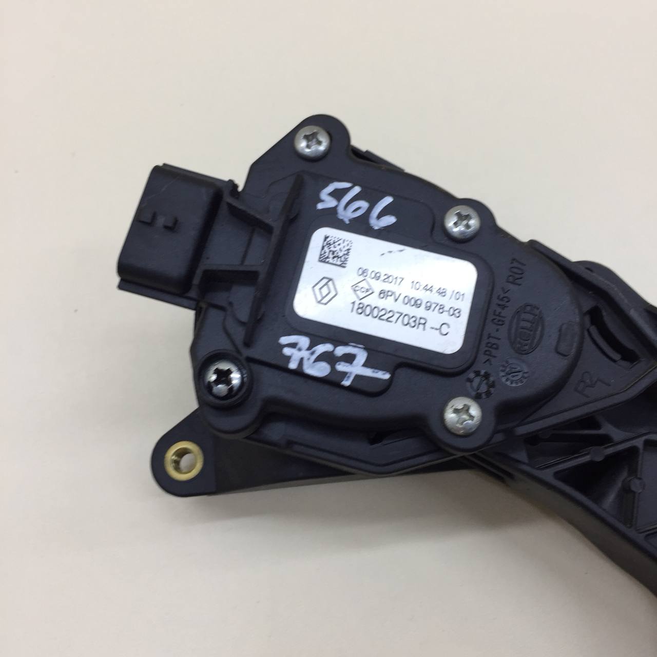 Педаль газа Renault Sandero Stepway (5S) 2014-2022 Педаль газа Renault Sandero Stepway (5S) 2014-2022