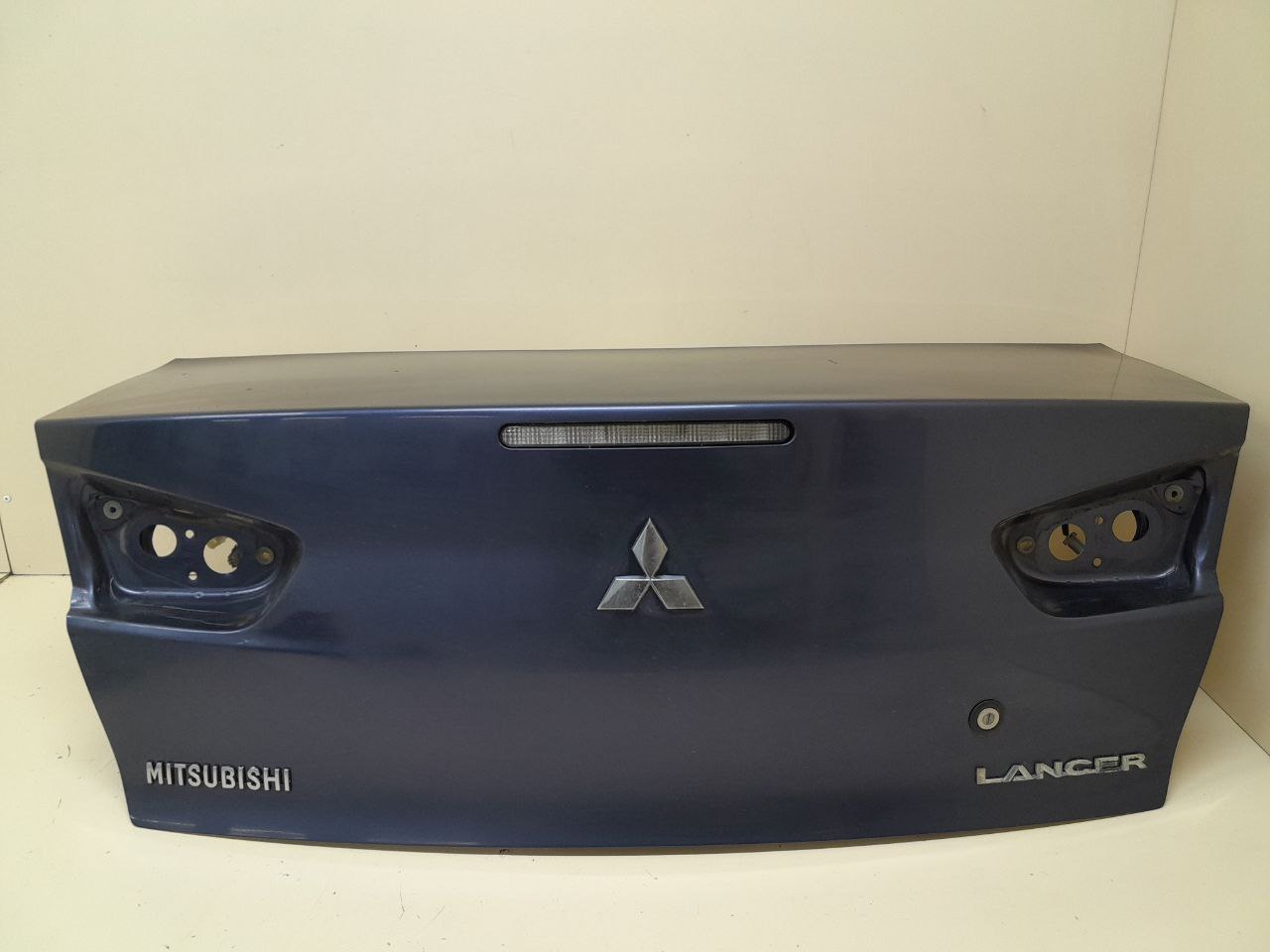 Крышка багажника Mitsubishi Lancer X (CX, CY) 2007> Крышка багажника Mitsubishi Lancer X (CX, CY) 2007>