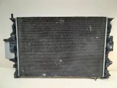 Радиатор охлаждения двигателя Volvo V40 2012-2019