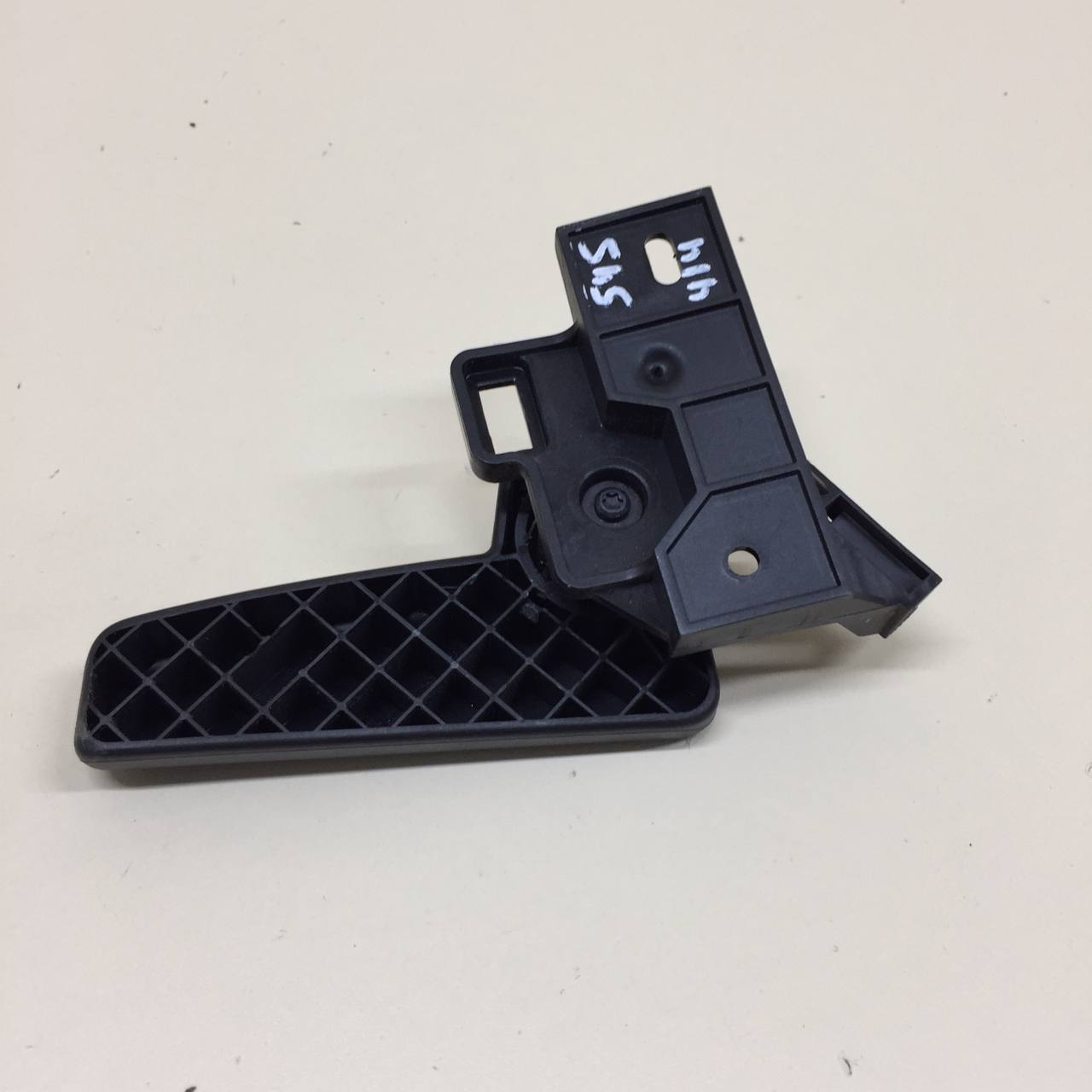 Ручка открывания капота Volkswagen Polo (MK5) 2011-2020 Ручка открывания капота Volkswagen Polo (MK5) 2011-2020