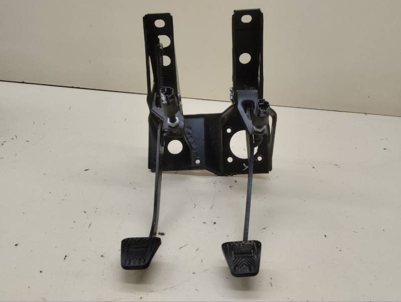 Педаль тормоза Chevrolet Niva 2009-2020