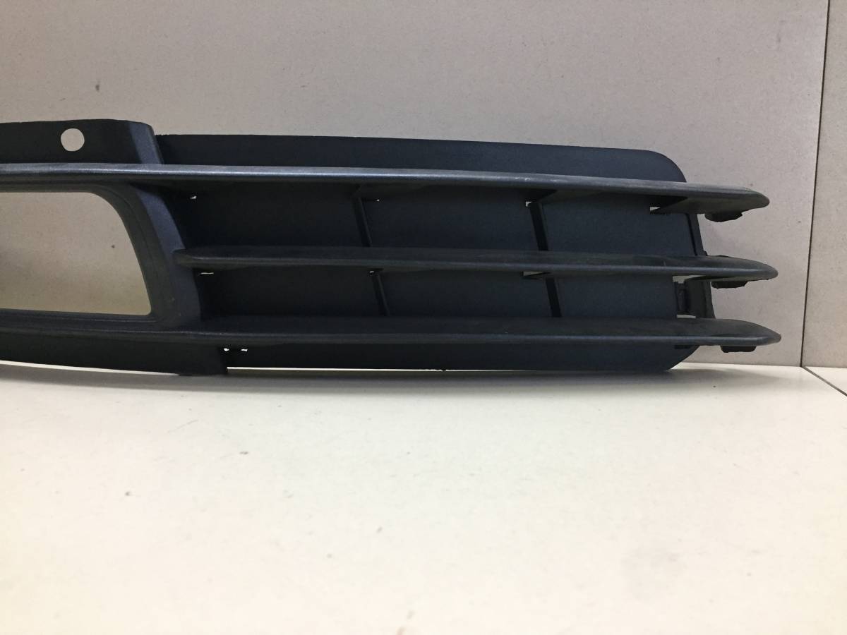 Рамка противотуманной фары правой Audi A6 (C6) 2005-2011