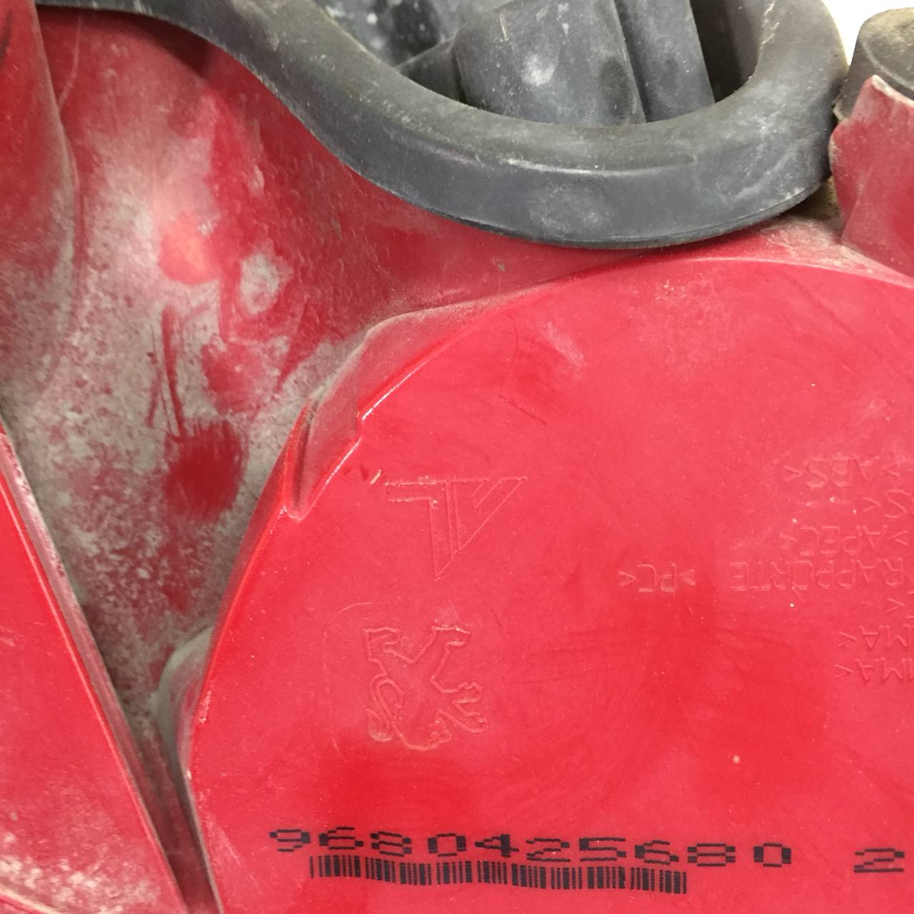 Фонарь задний правый Peugeot 308 2007>