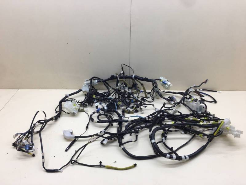 Проводка под торпедо Toyota Rav 4 (XA40) 2013-2019