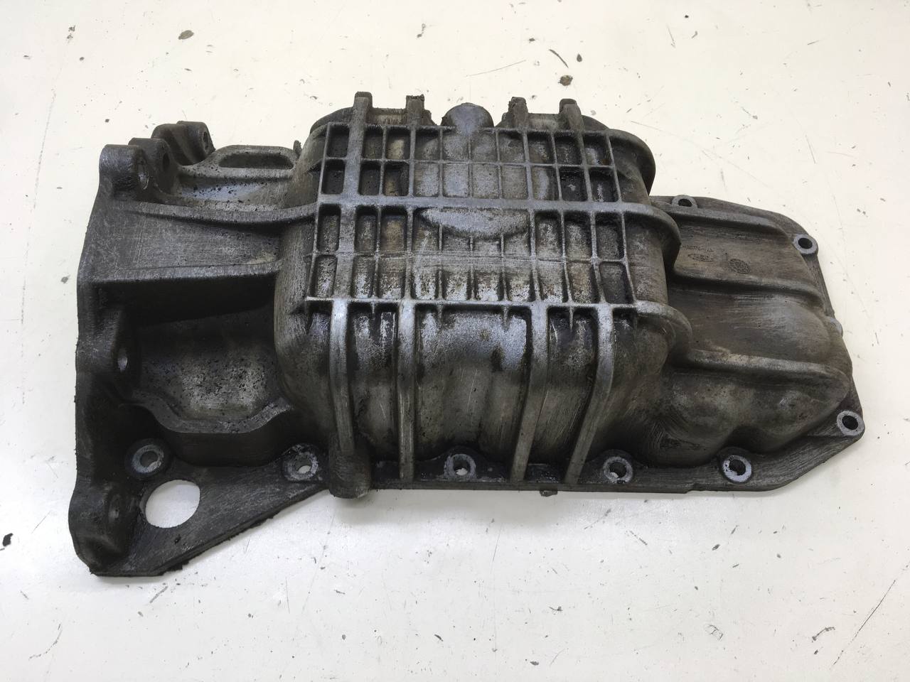 Поддон масляный двигателя Ford Fusion (JU) 2002-2012 Поддон масляный двигателя Ford Fusion (JU) 2002-2012
