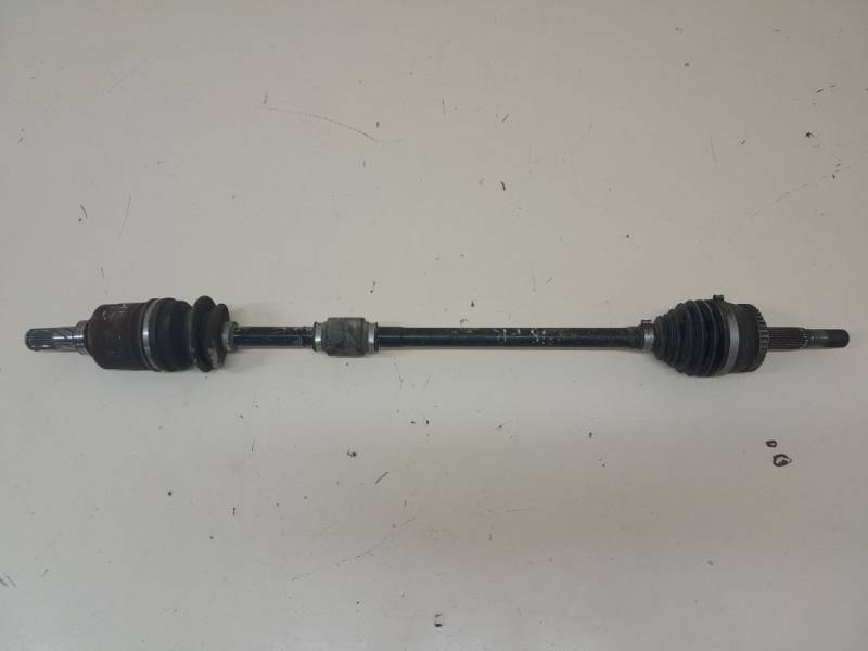 Полуось передняя правая Nissan Almera (N16) 2000-2006 Полуось передняя правая Nissan Almera (N16) 2000-2006