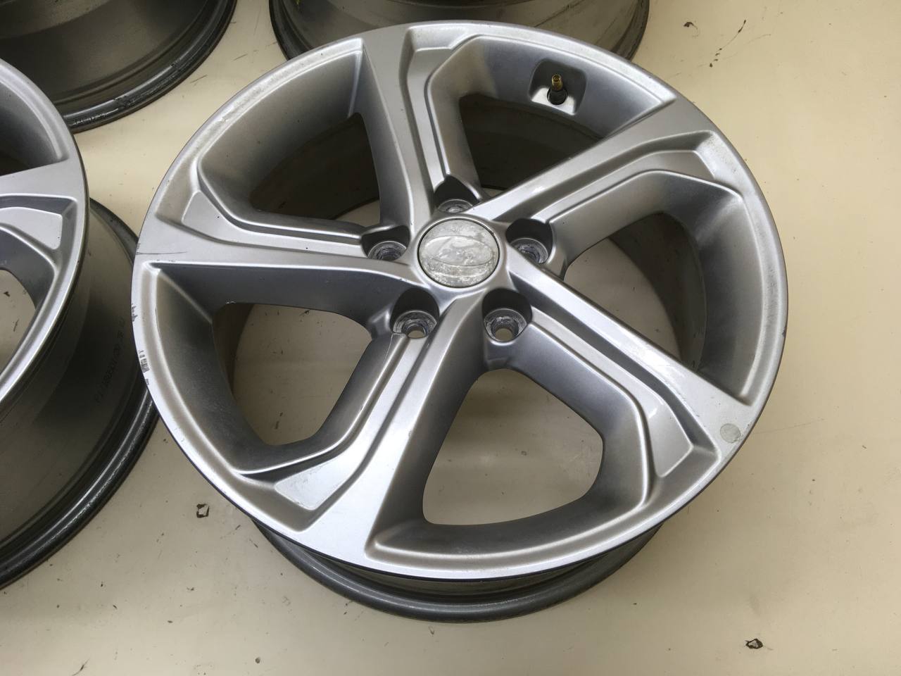 Диски к-кт R17 Литые