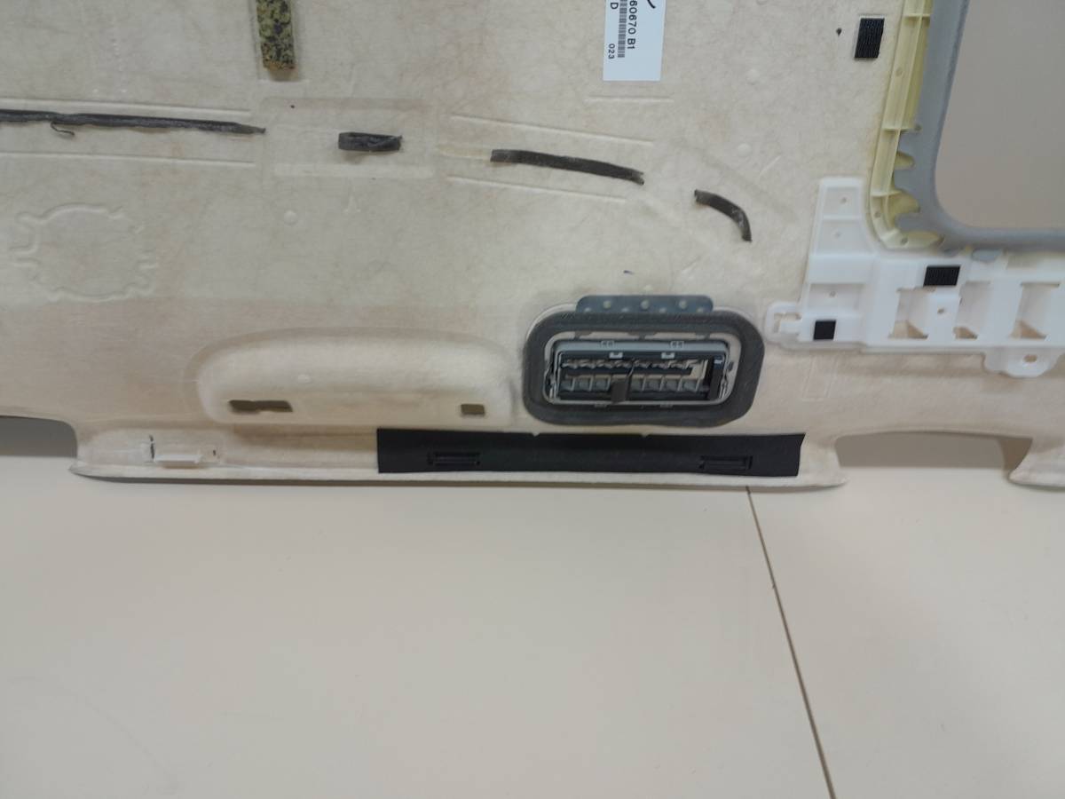 Обшивка потолка Toyota Land Cruiser (J200) 2007-2015 Обшивка потолка Toyota Land Cruiser (J200) 2007-2015