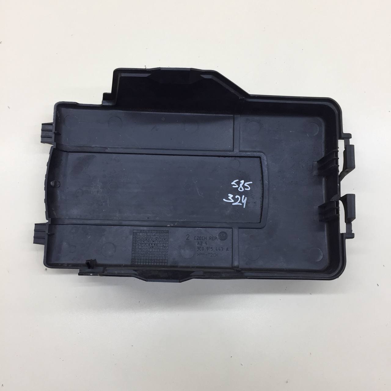 Крышка аккумулятора Volkswagen Jetta (A6) 2010-2019 Крышка аккумулятора Volkswagen Jetta (A6) 2010-2019
