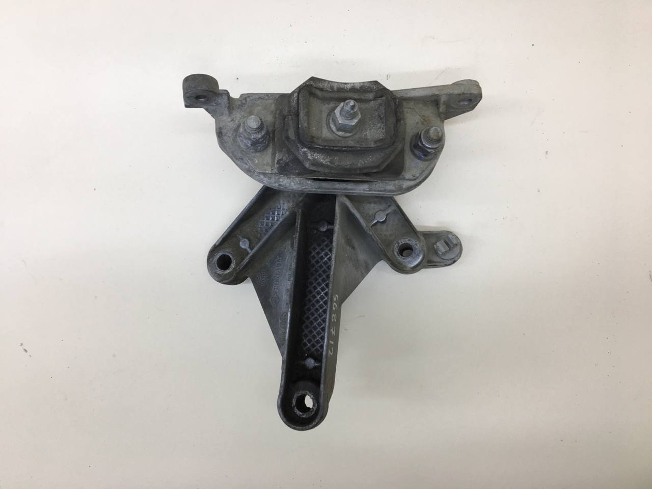 Кронштейн КПП Nissan Almera 3 (G11, G15) 2012> Кронштейн КПП Nissan Almera 3 (G11, G15) 2012>